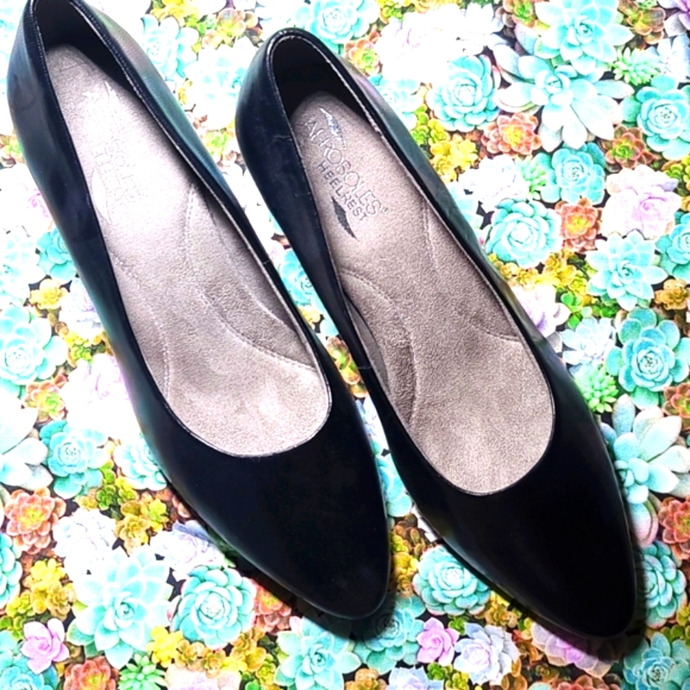Stylish, comfortable sz 10 ladies AEROSOLES low heels.